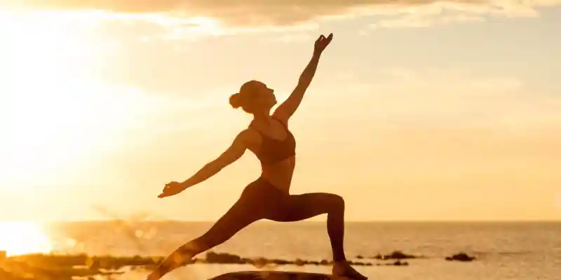 Yoga và thiền trên boong tàu